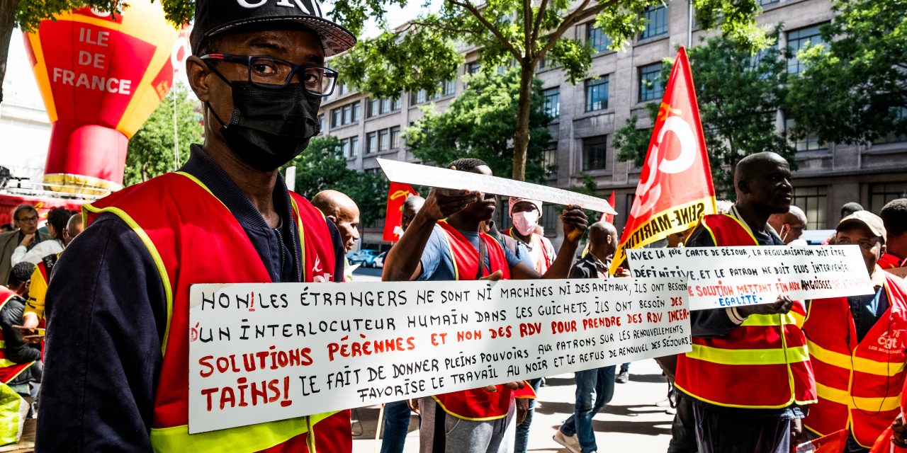 Aux côtés des travailleurs étrangers