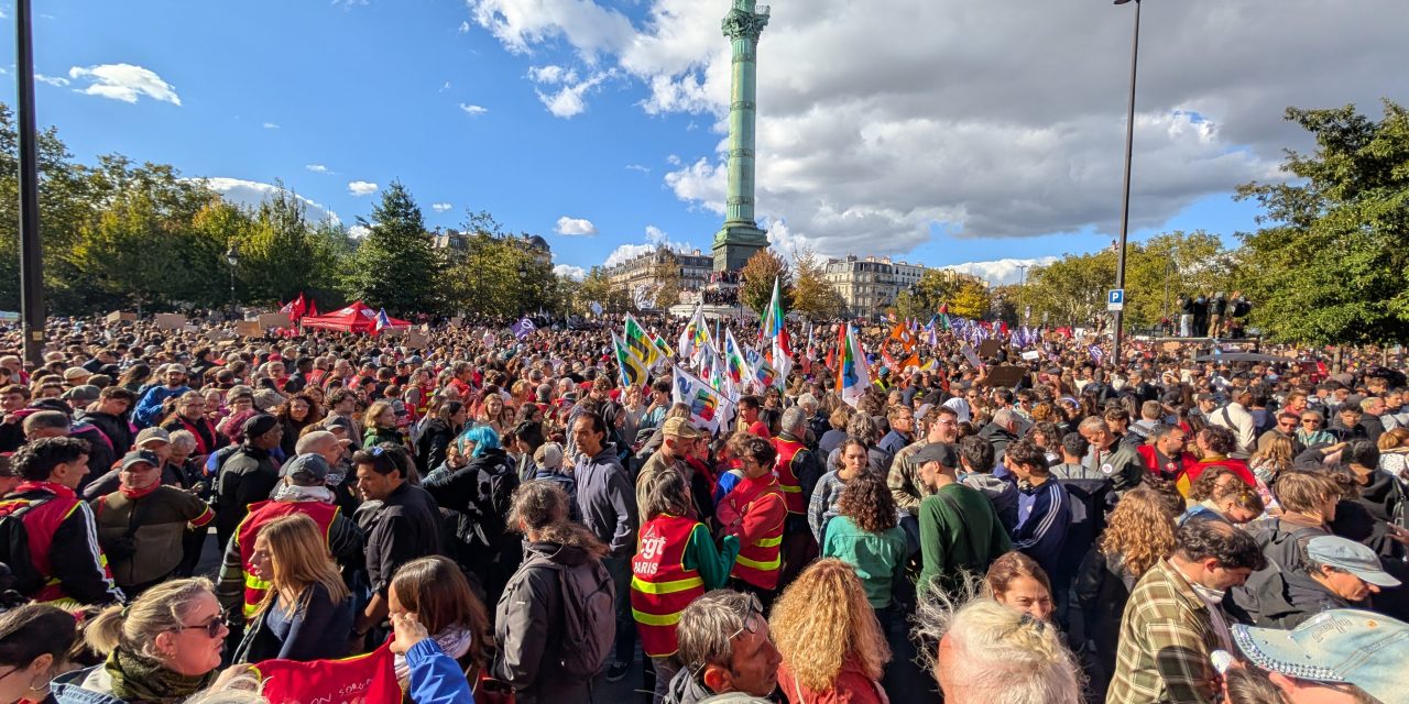 Le gouvernement (re)met le feu au pays
