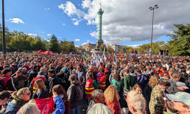 Le gouvernement (re)met le feu au pays